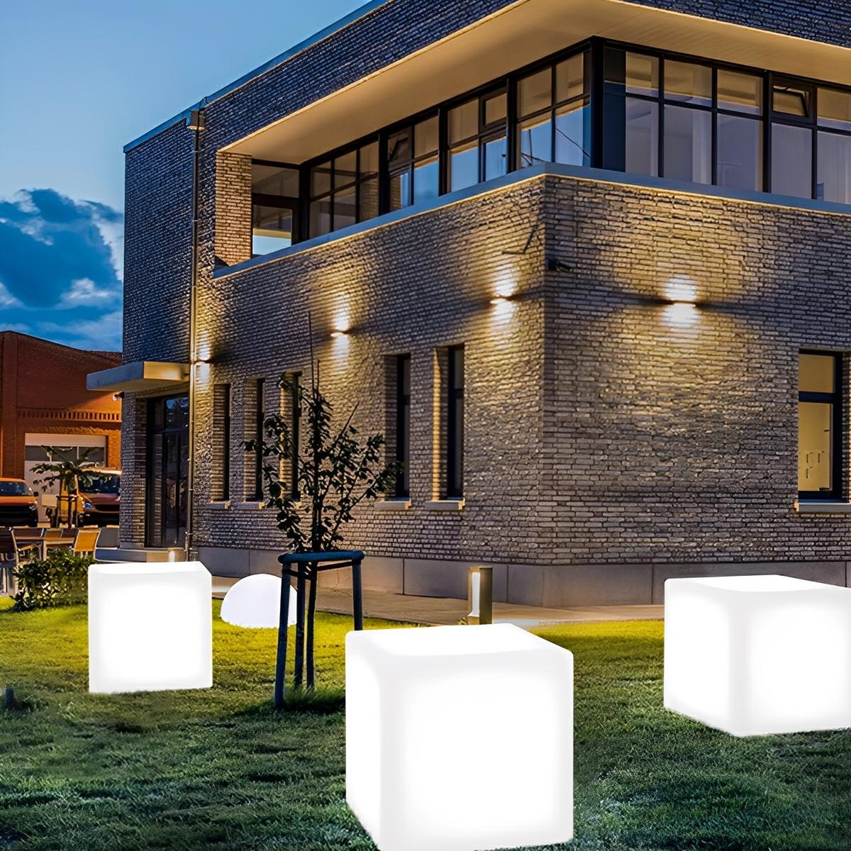 360 ° Modern Minimalist Cube Outdoor Floor Lamp