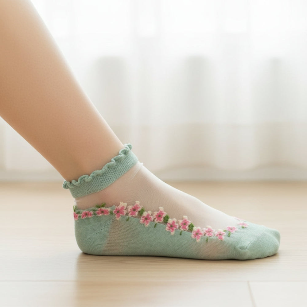 Lace-Trim Floral Ankle Socks