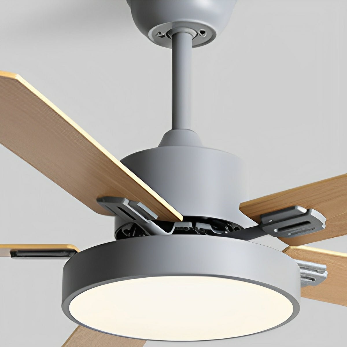 Modern Minimalist 6-Speed Reverse Frequency Conversion DC Motor Ceiling Fan Light