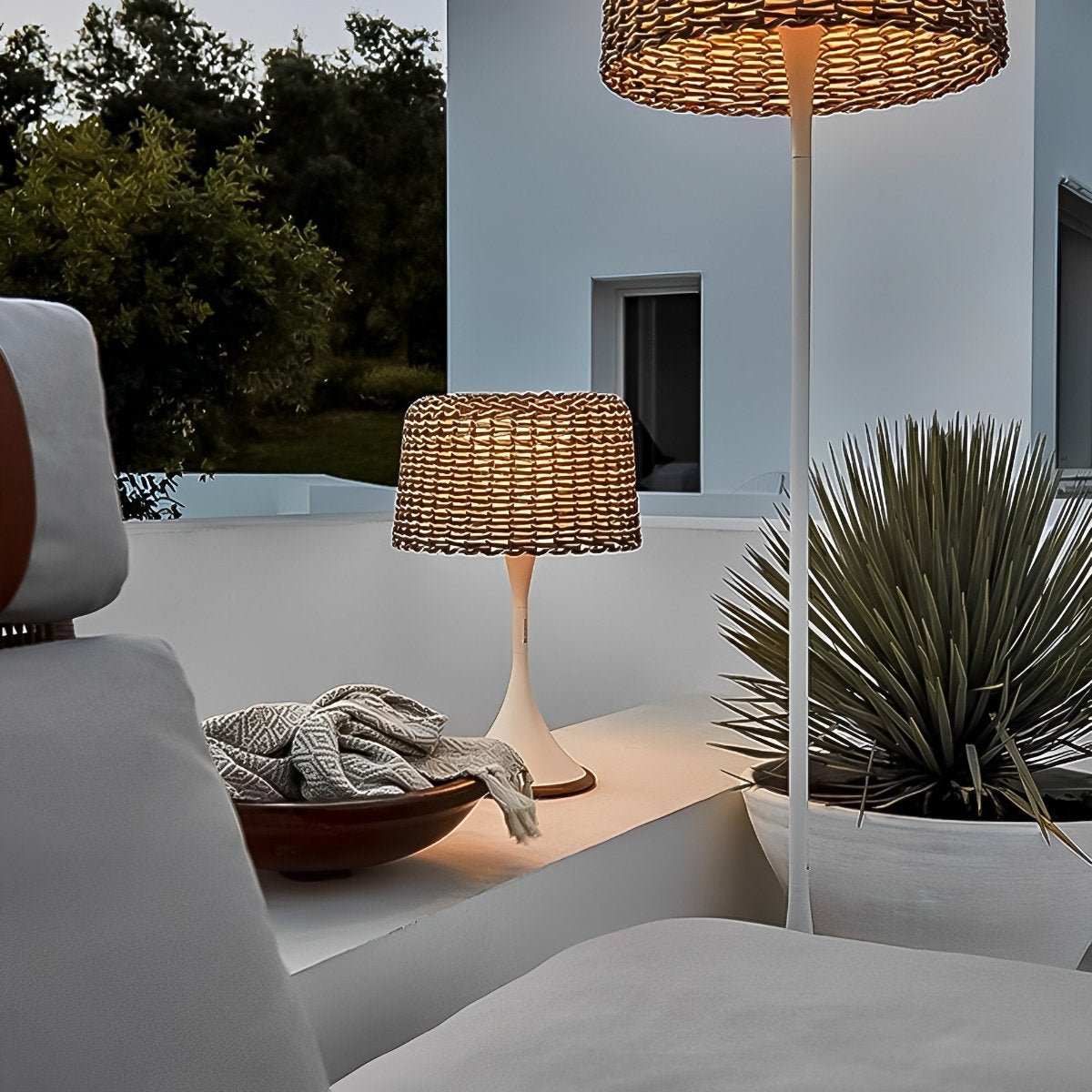 Waterproof Weave Shade LED Outdoor Floor Lamp