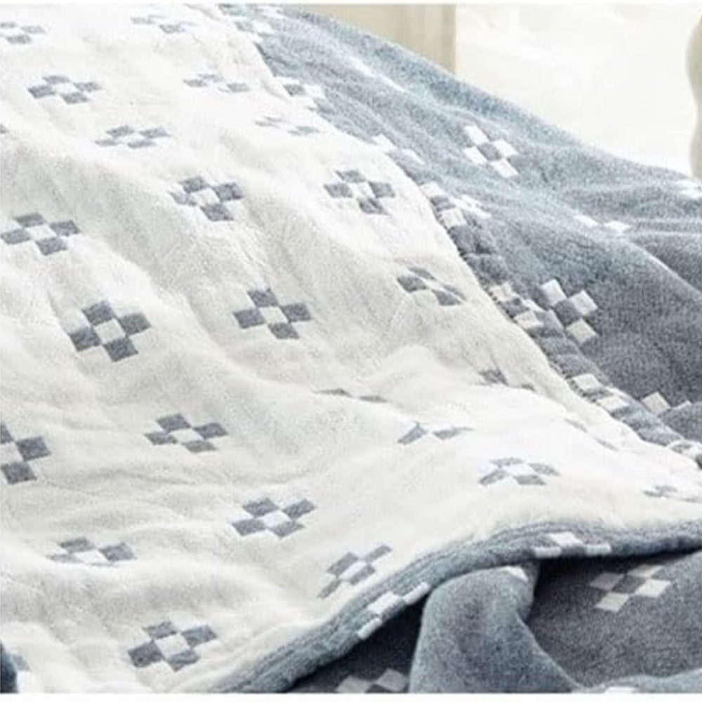 Fluffy Cotton Throw, Geometric Pattern