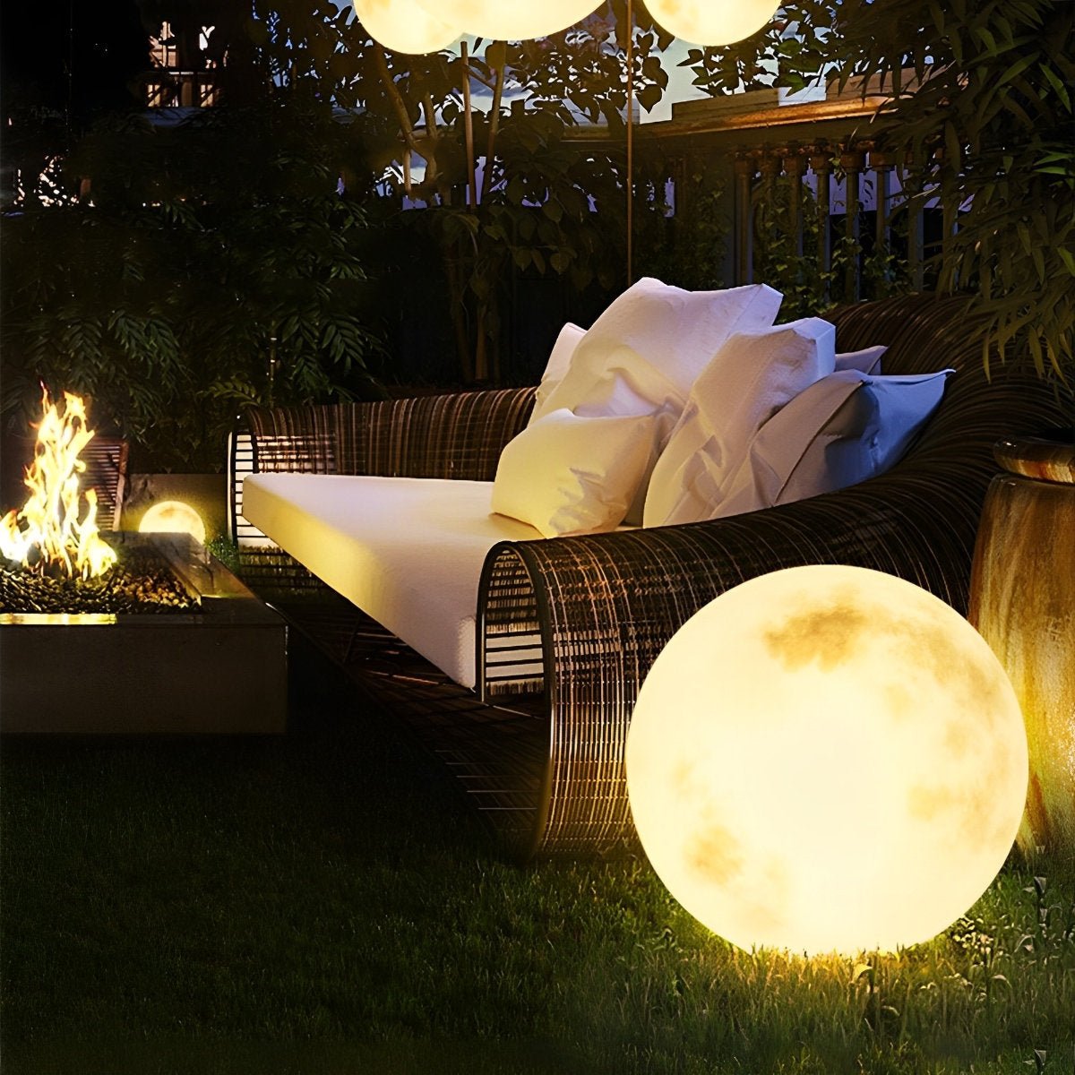 Waterproof Moon Ball Lights Garden Landscape Lawn Lights